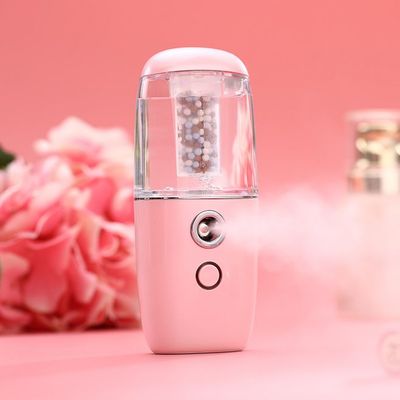 隨時隨地水潤呵護 新款便攜負離子噴霧儀讓你的肌膚告別干燥